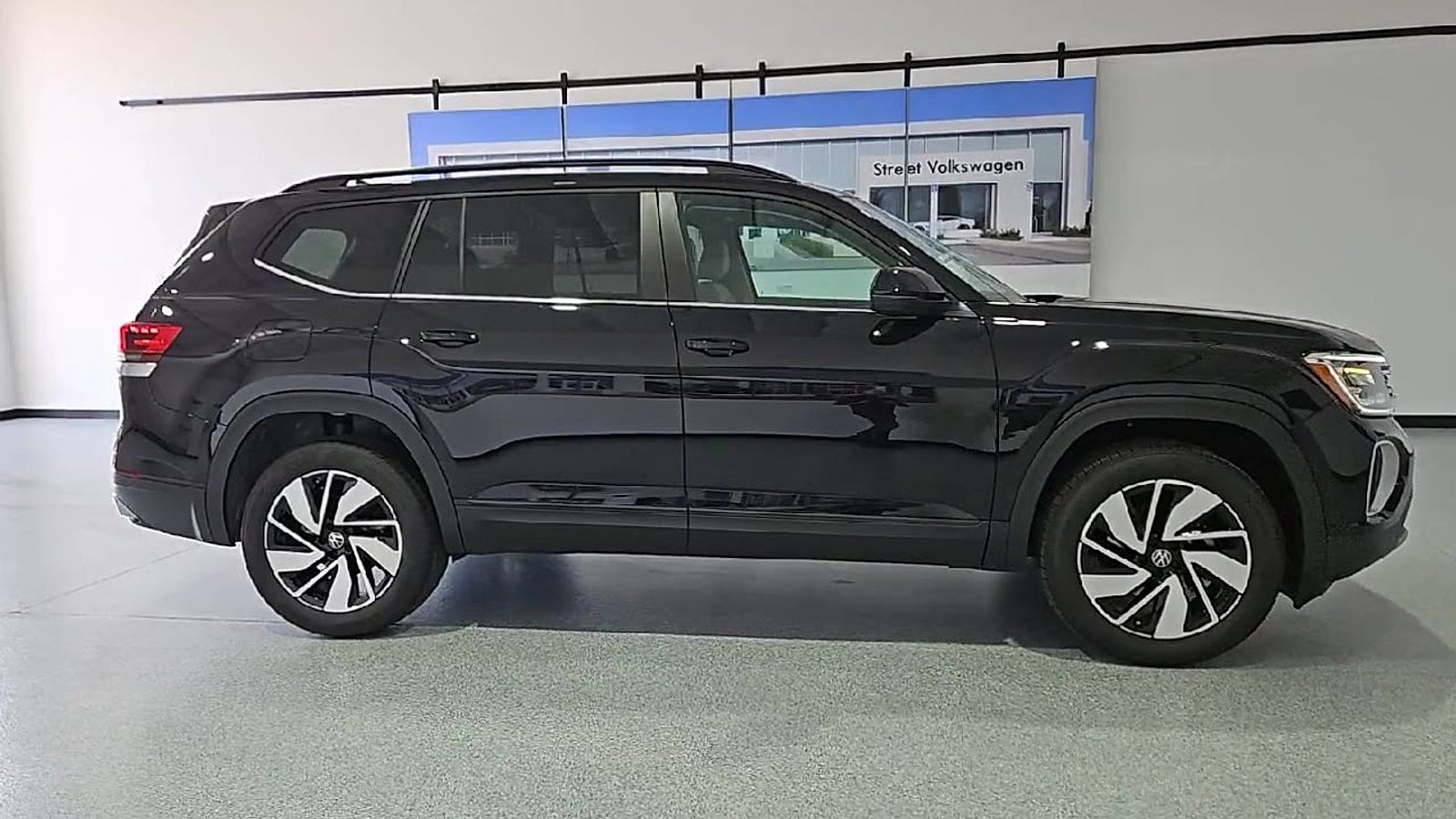 2026 Volkswagen Atlas SE with Technology