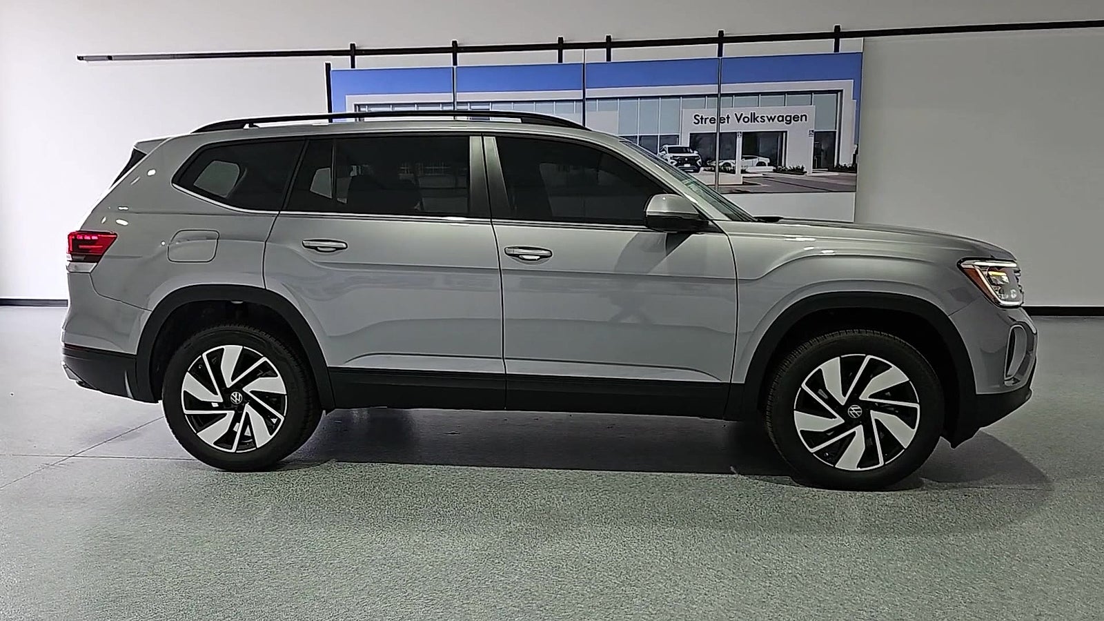 2026 Volkswagen Atlas SE with Technology