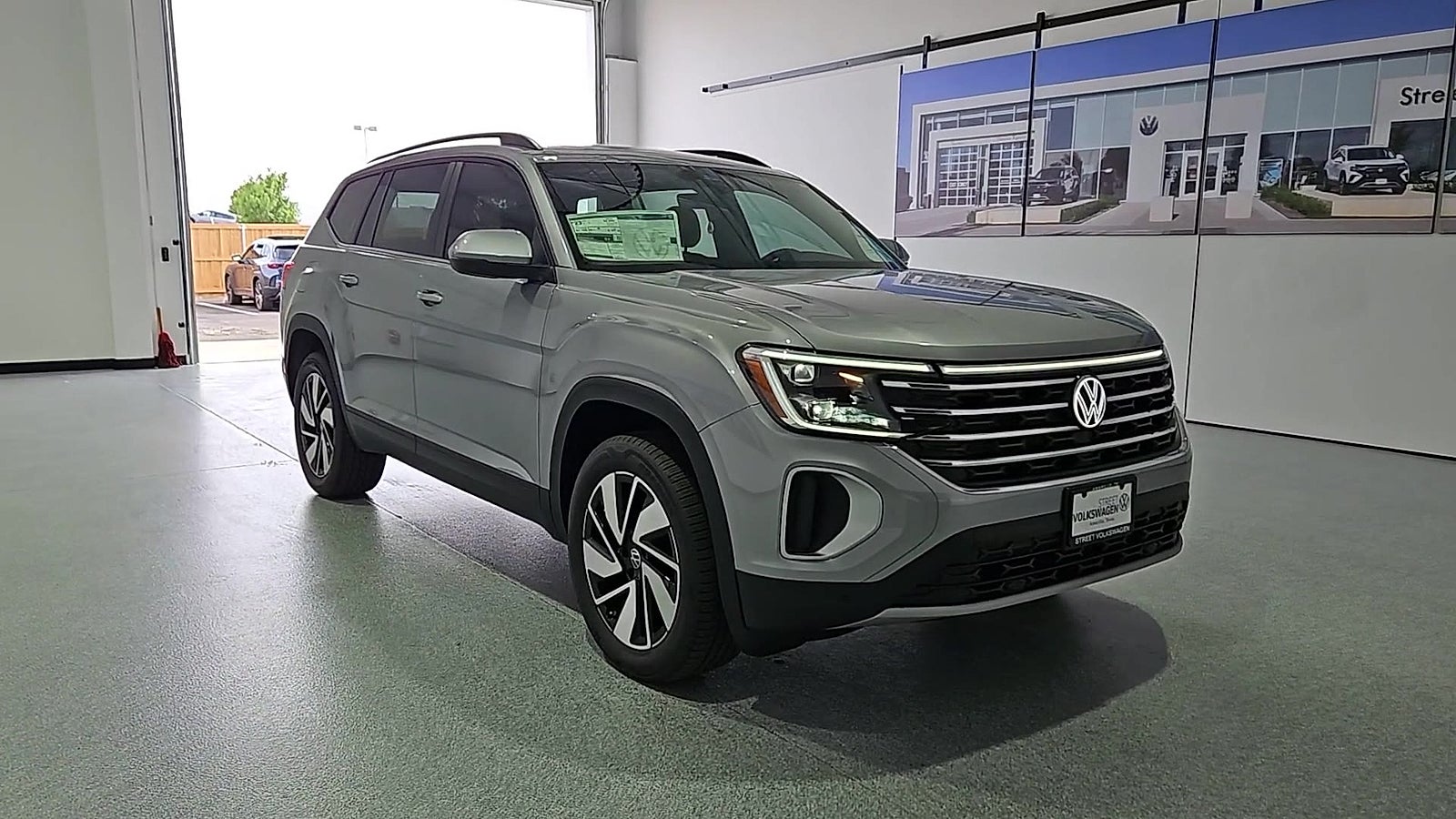 2026 Volkswagen Atlas SE with Technology