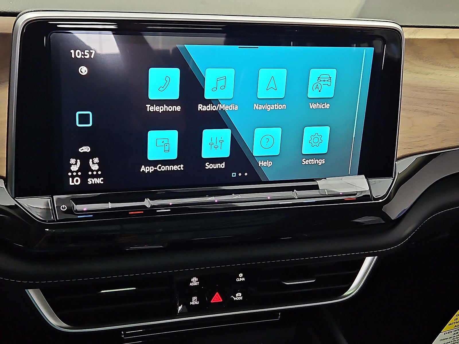 2026 Volkswagen Atlas SE with Technology