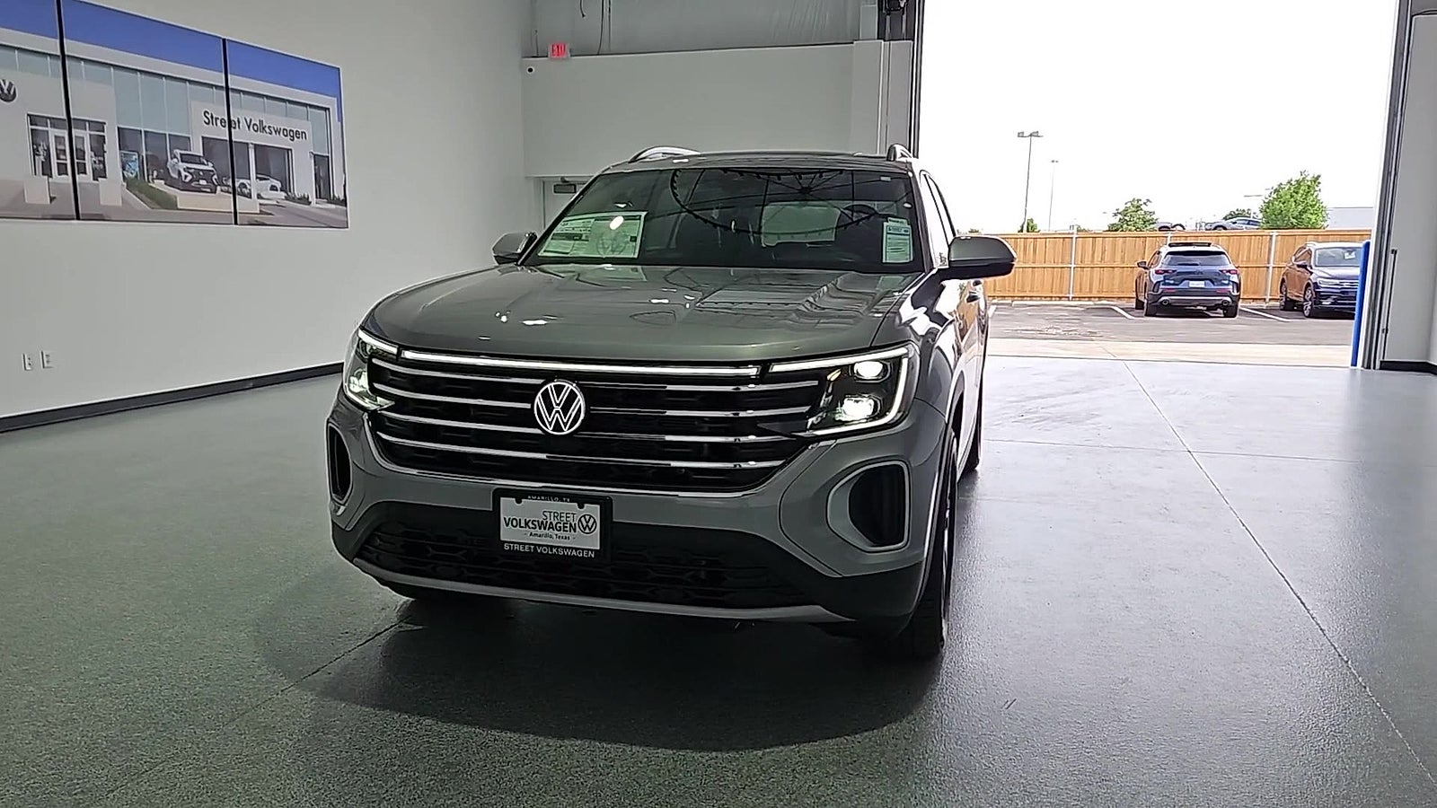 2026 Volkswagen Atlas SE with Technology