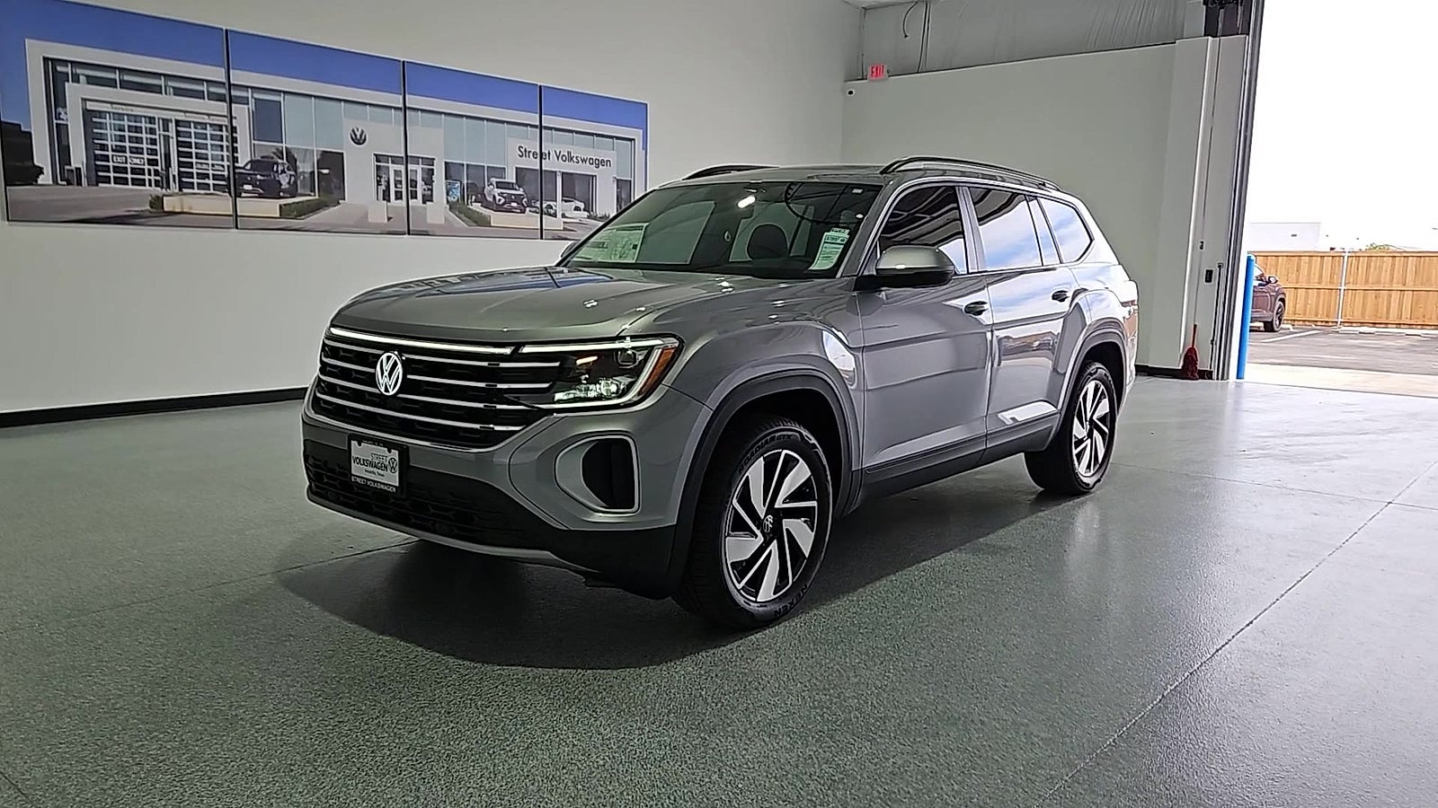 2026 Volkswagen Atlas SE with Technology