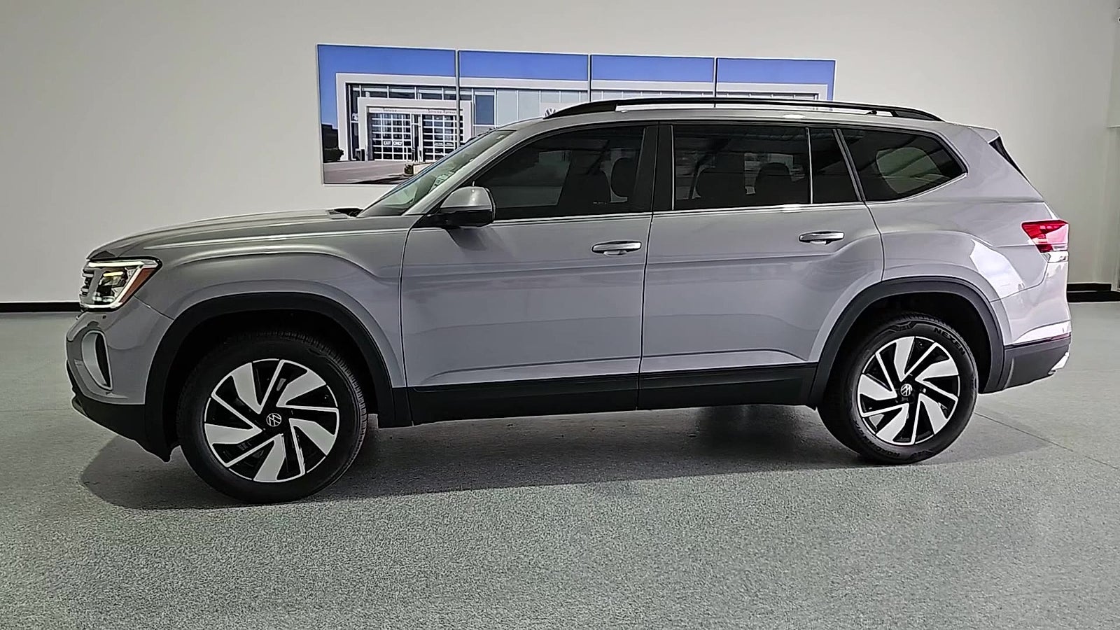 2026 Volkswagen Atlas SE with Technology