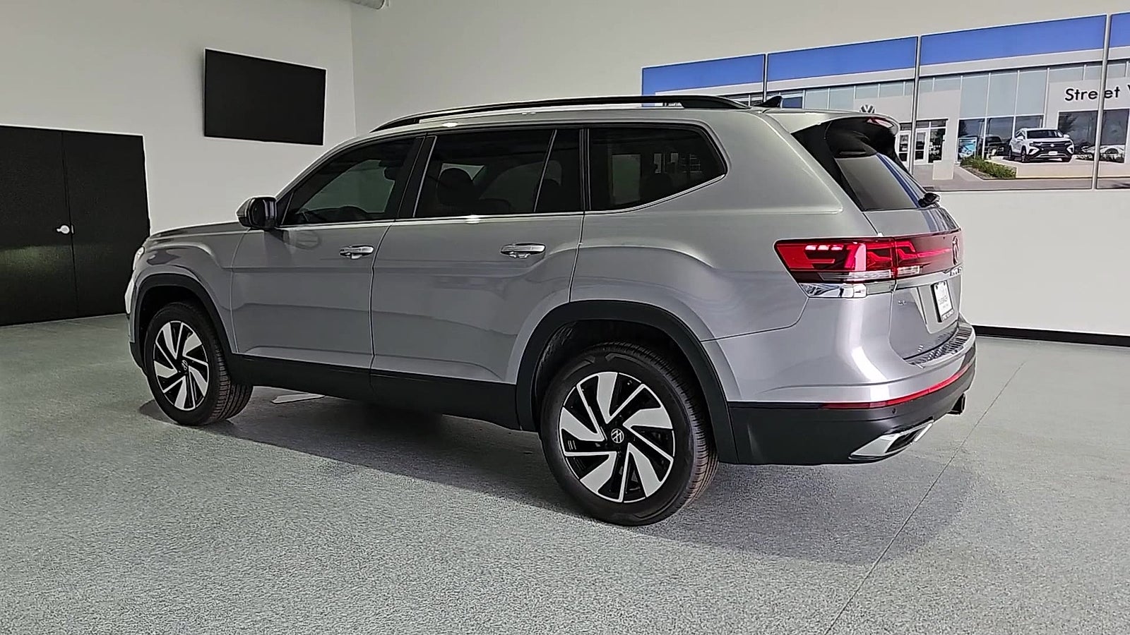 2026 Volkswagen Atlas SE with Technology