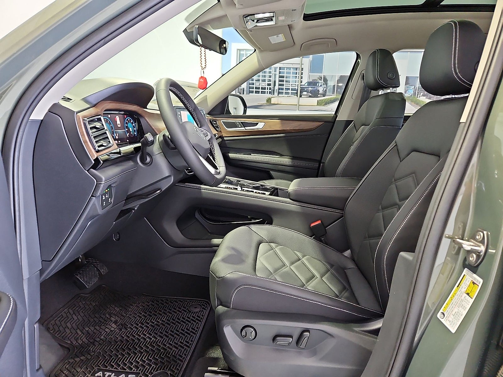 2026 Volkswagen Atlas SE with Technology