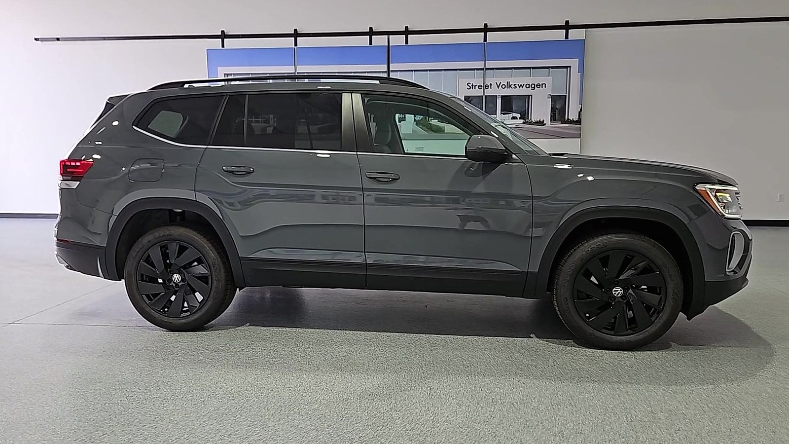 2026 Volkswagen Atlas SE with Technology