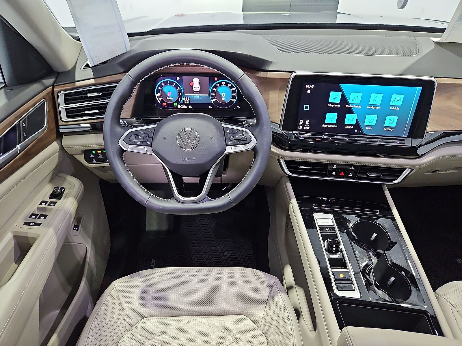2026 Volkswagen Atlas SE with Technology