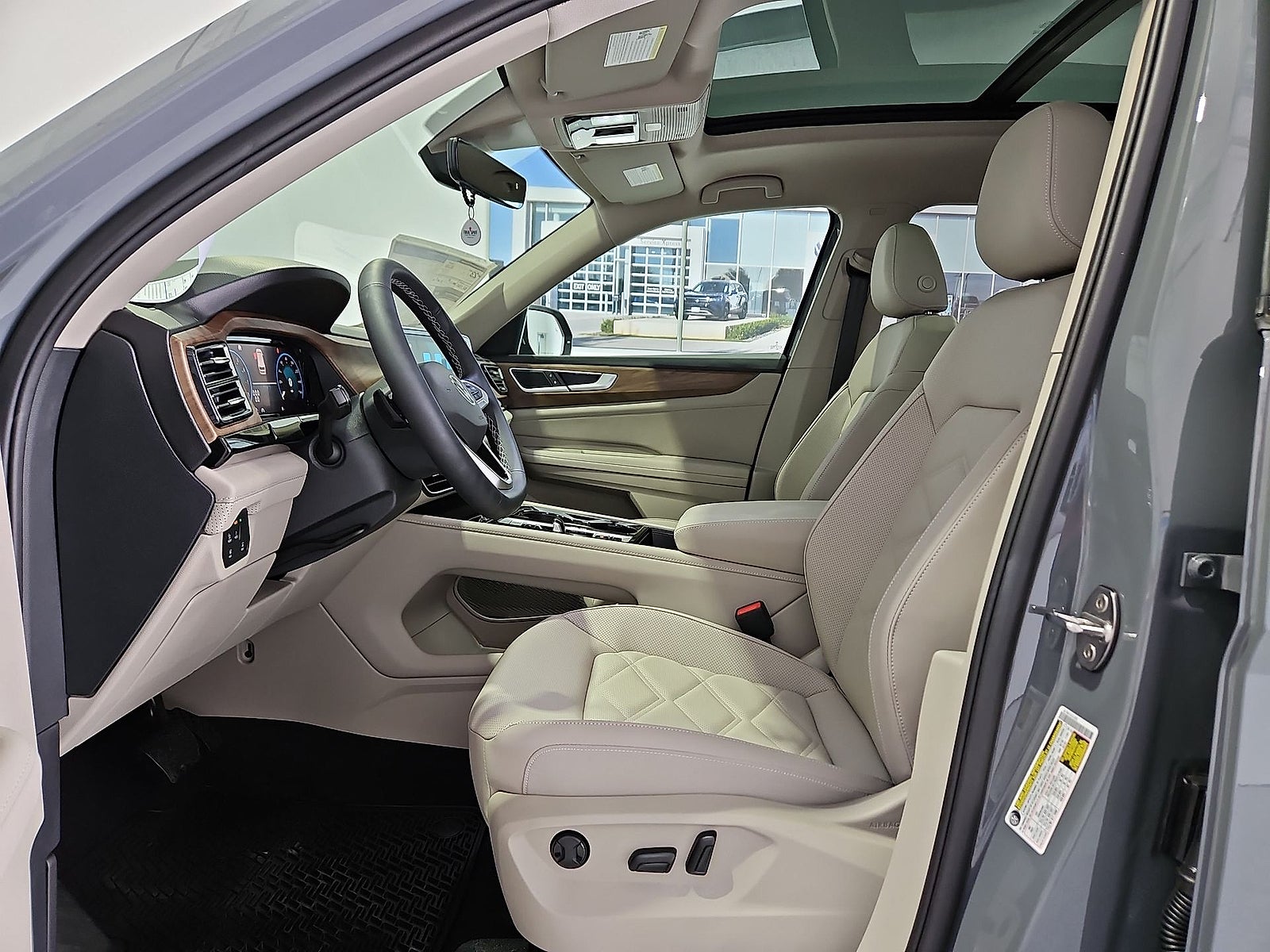 2026 Volkswagen Atlas SE with Technology