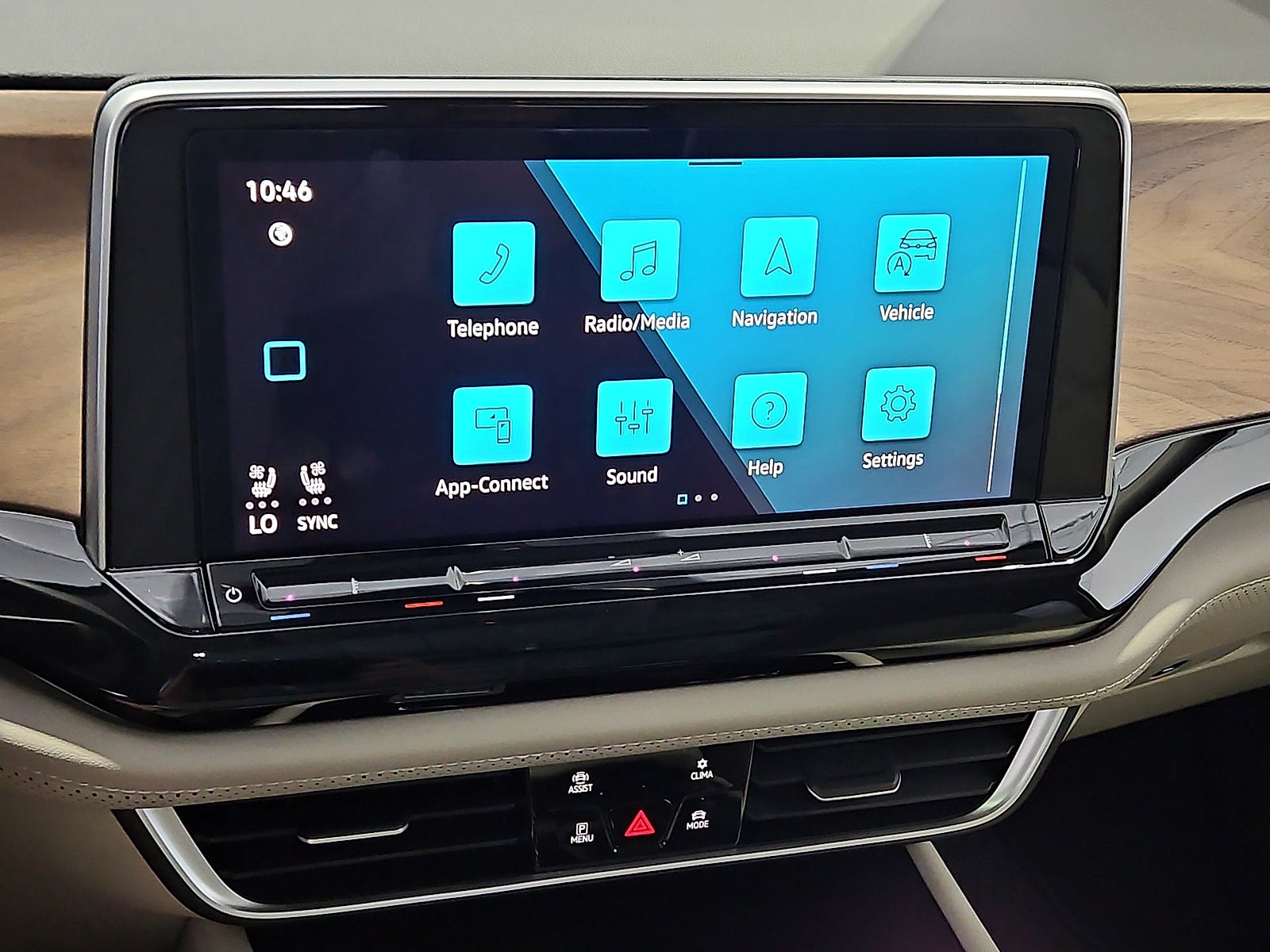 2026 Volkswagen Atlas SE with Technology