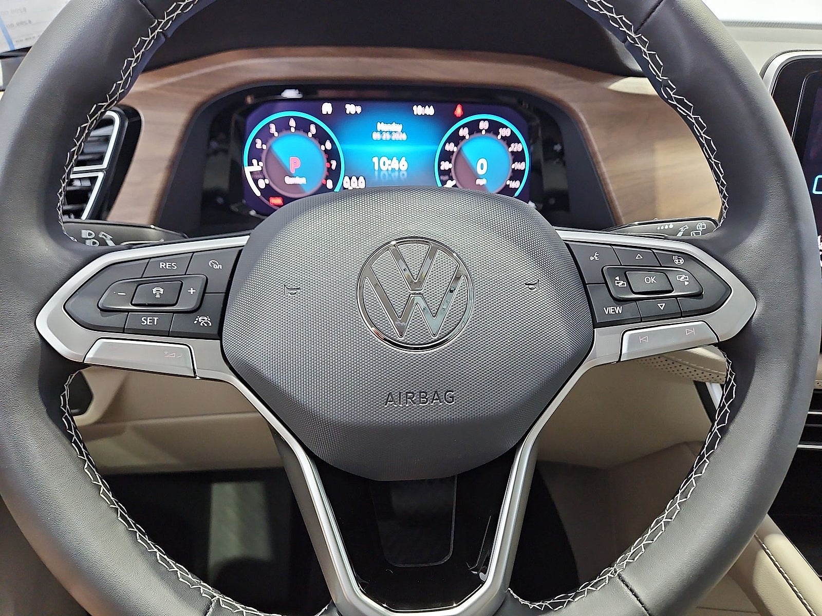 2026 Volkswagen Atlas SE with Technology