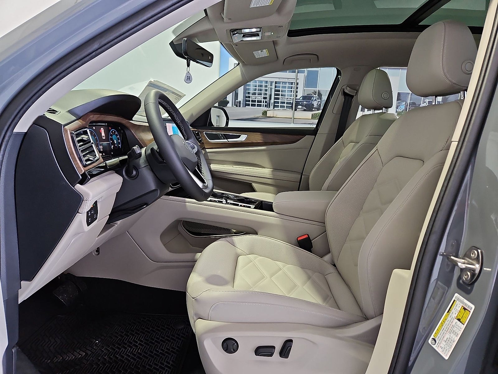 2026 Volkswagen Atlas SE with Technology