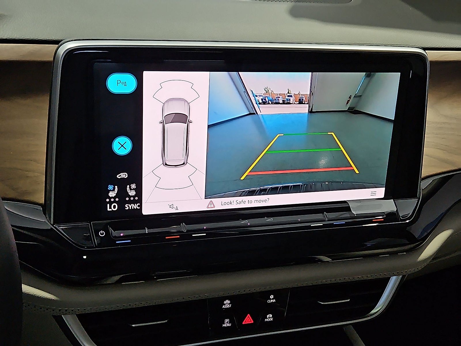 2026 Volkswagen Atlas SE with Technology
