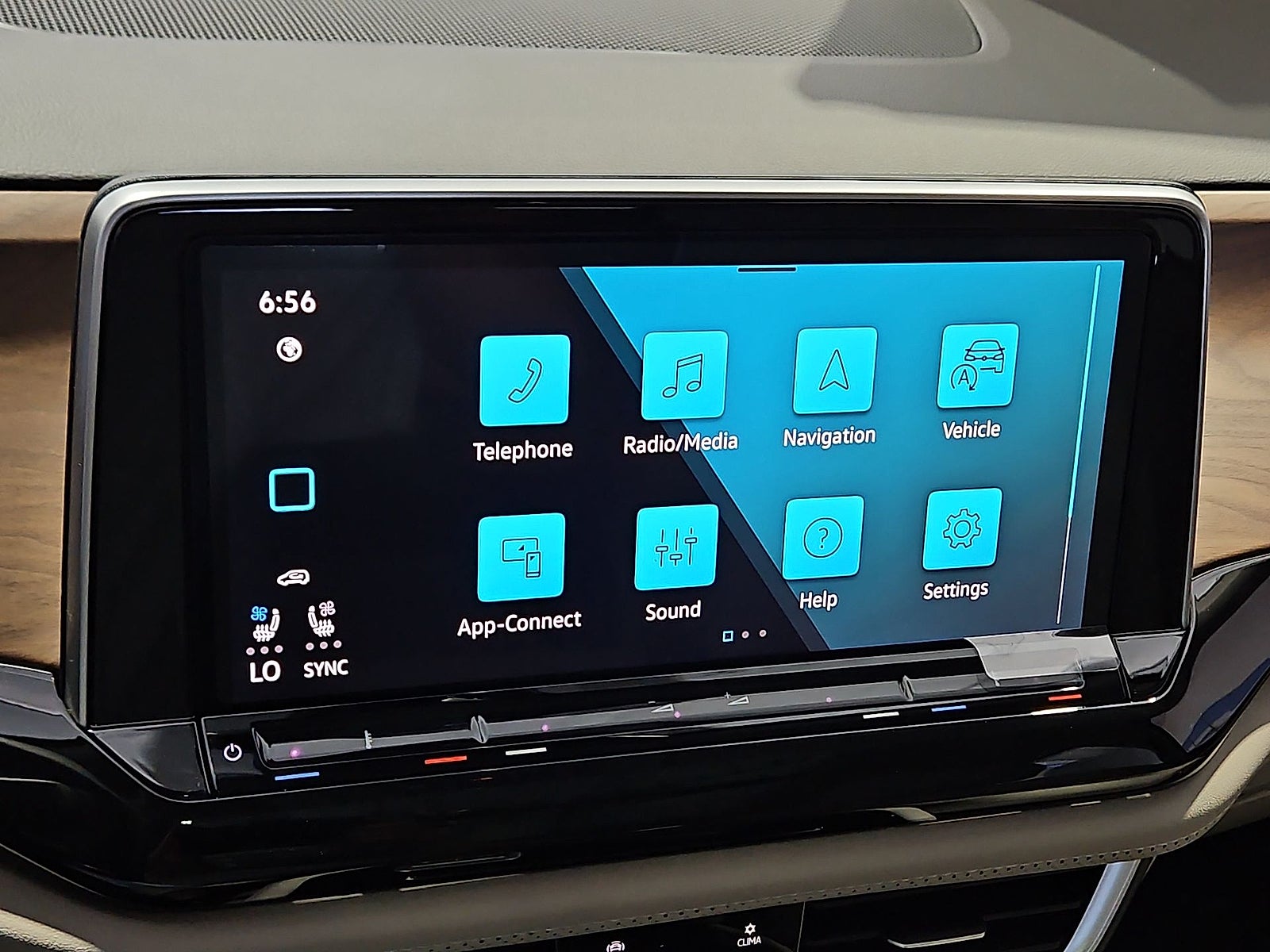 2026 Volkswagen Atlas SE with Technology