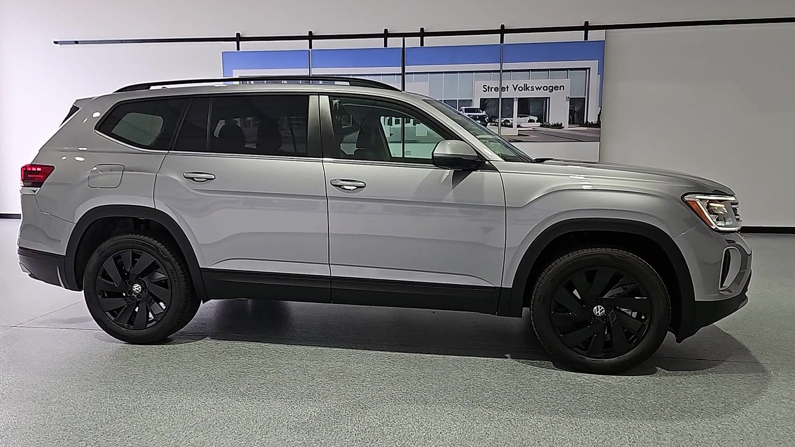 2026 Volkswagen Atlas SE with Technology