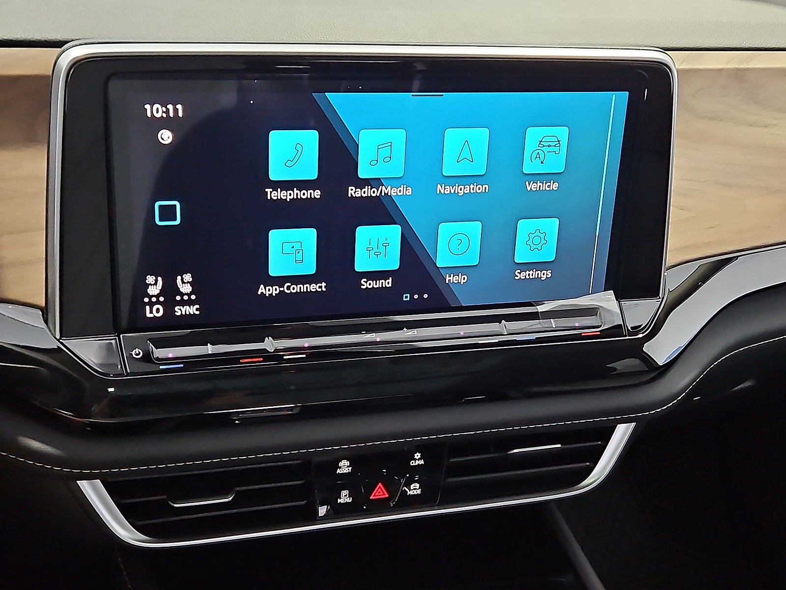 2026 Volkswagen Atlas SE with Technology
