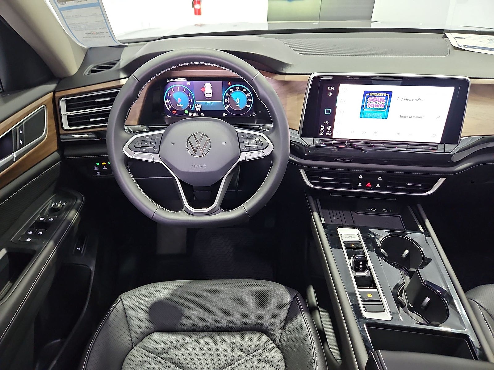 2026 Volkswagen Atlas SE with Technology