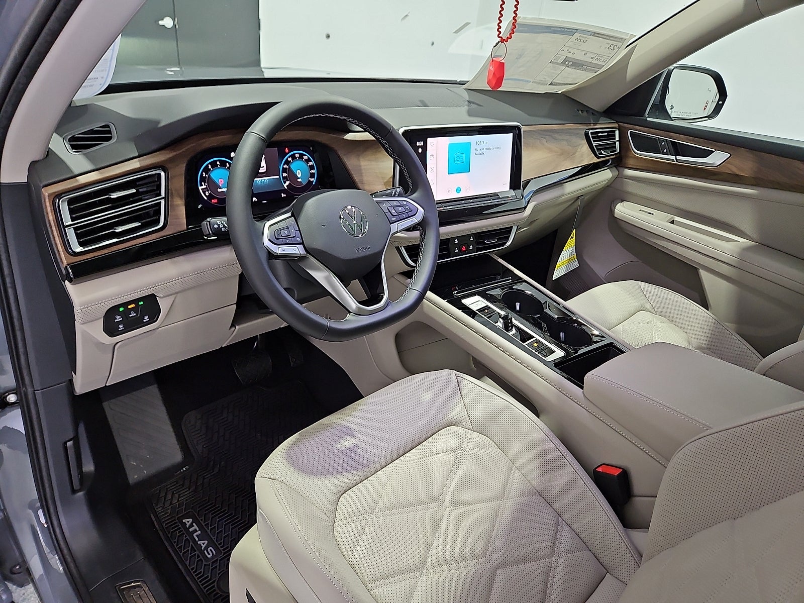 2026 Volkswagen Atlas SE with Technology