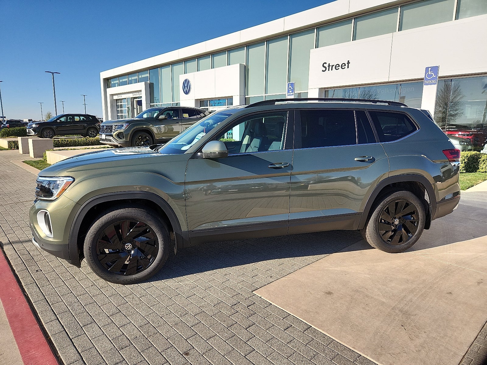 2026 Volkswagen Atlas 2.0T SE w/Technology