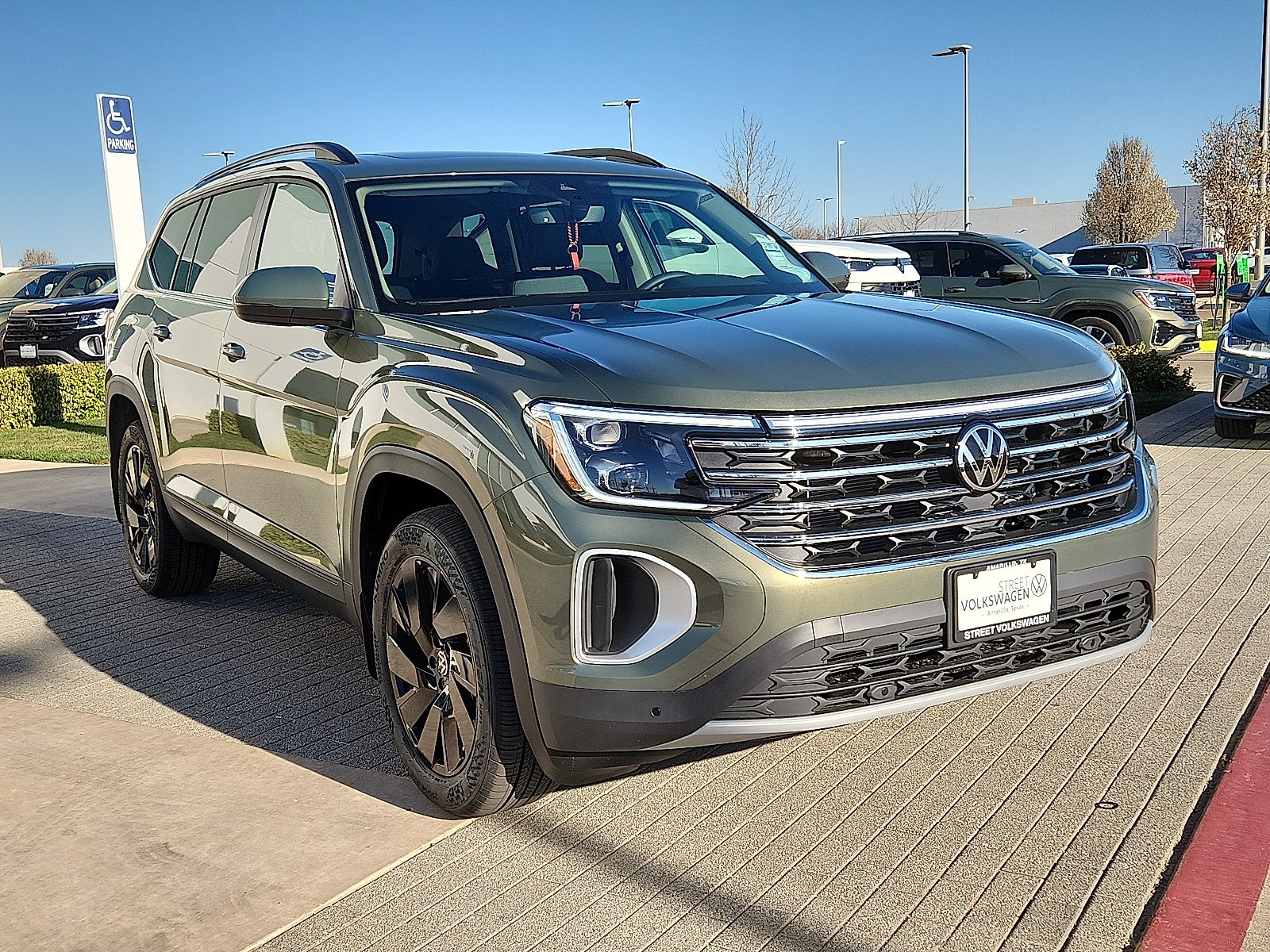 2026 Volkswagen Atlas 2.0T SE w/Technology