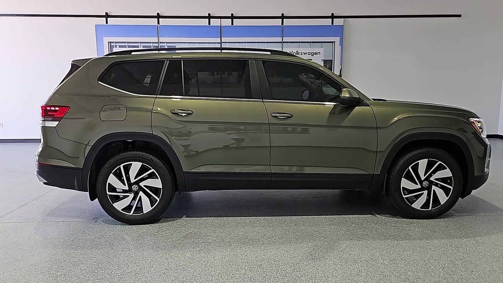 2026 Volkswagen Atlas SE with Technology