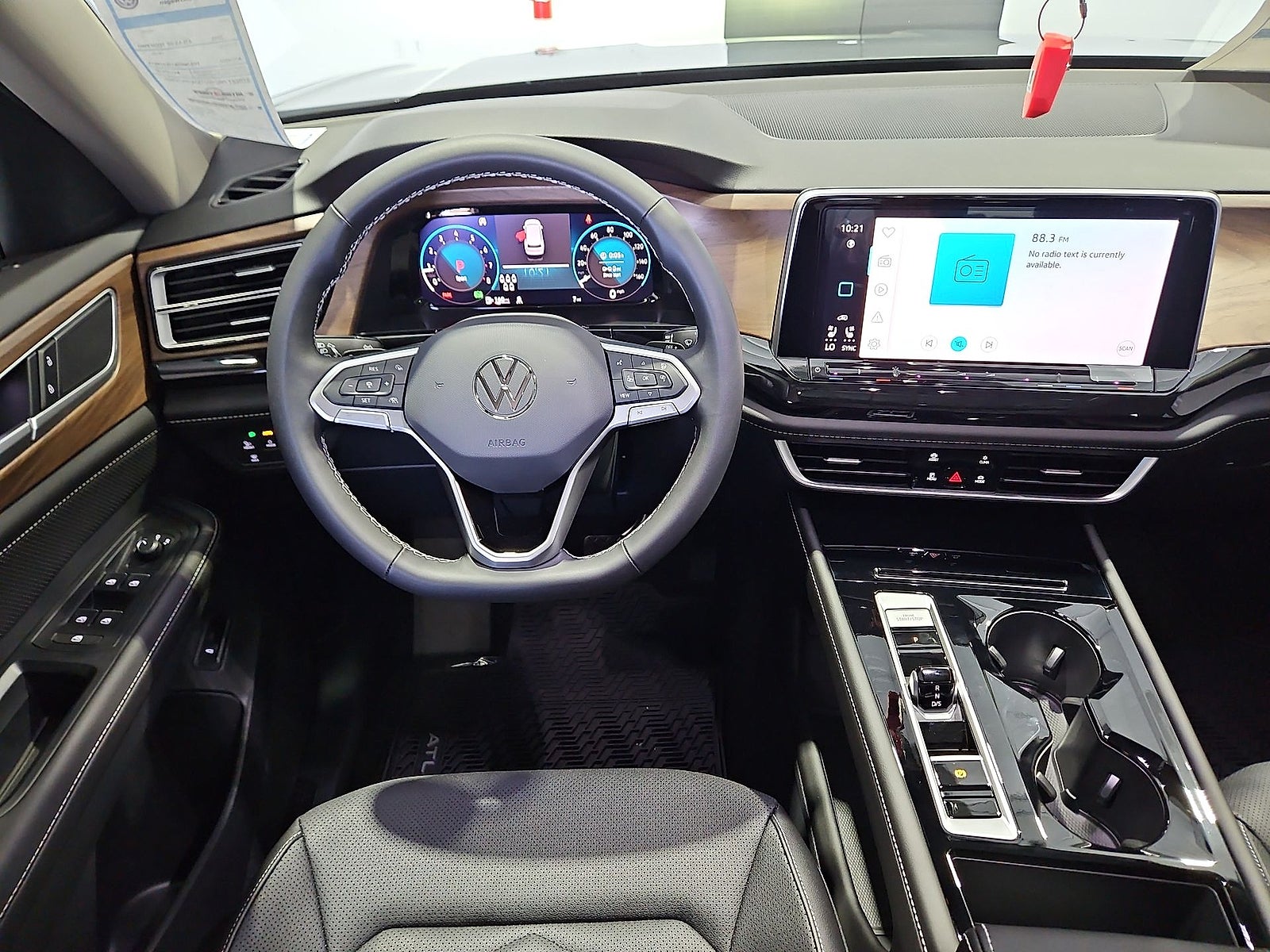 2026 Volkswagen Atlas SE with Technology