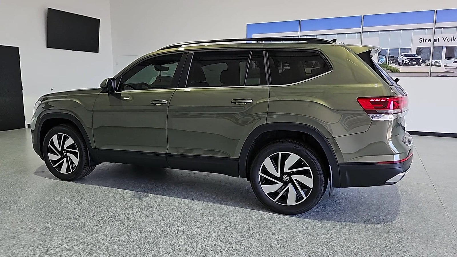 2026 Volkswagen Atlas SE with Technology