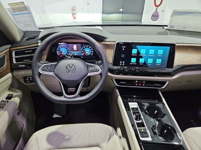 2026 Volkswagen Atlas SE with Technology