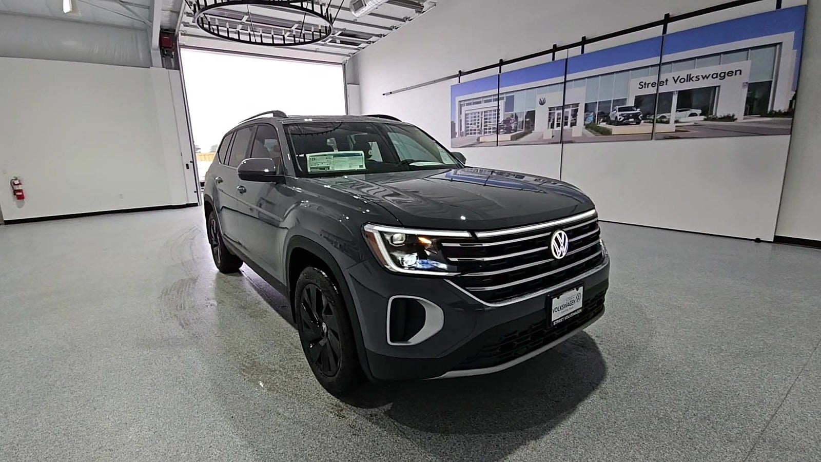 2026 Volkswagen Atlas SE with Technology