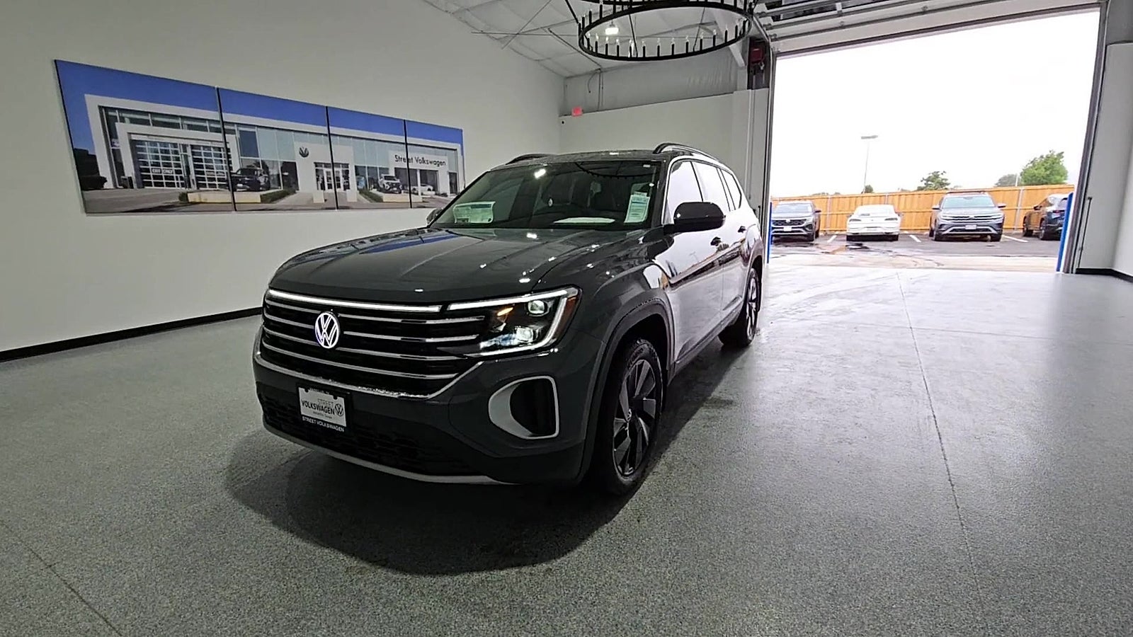 2026 Volkswagen Atlas SE with Technology