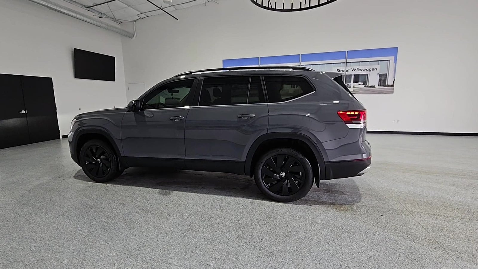 2026 Volkswagen Atlas SE with Technology