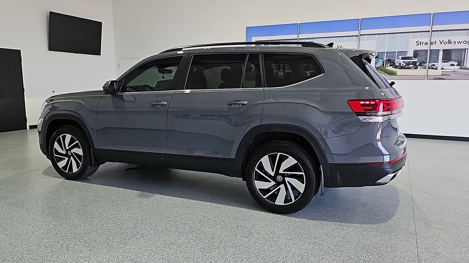 2026 Volkswagen Atlas SE with Technology