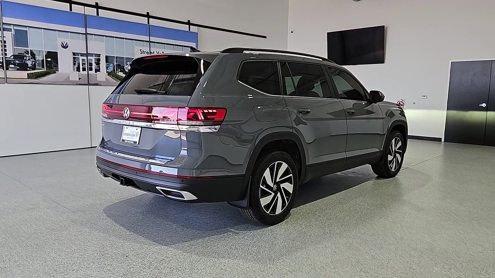 2026 Volkswagen Atlas SE with Technology