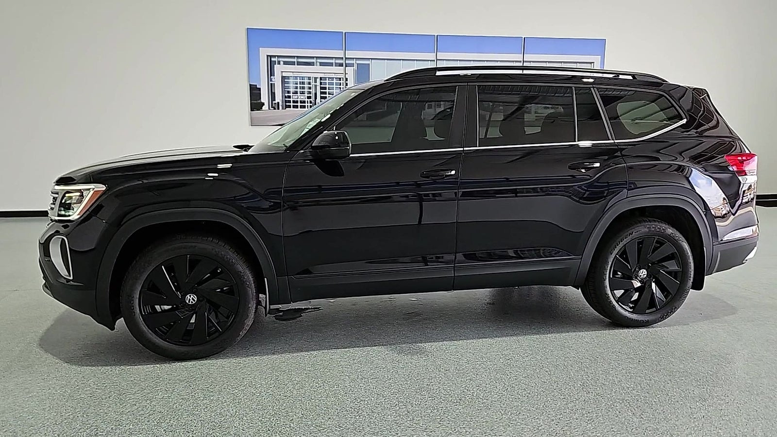 2026 Volkswagen Atlas SE with Technology
