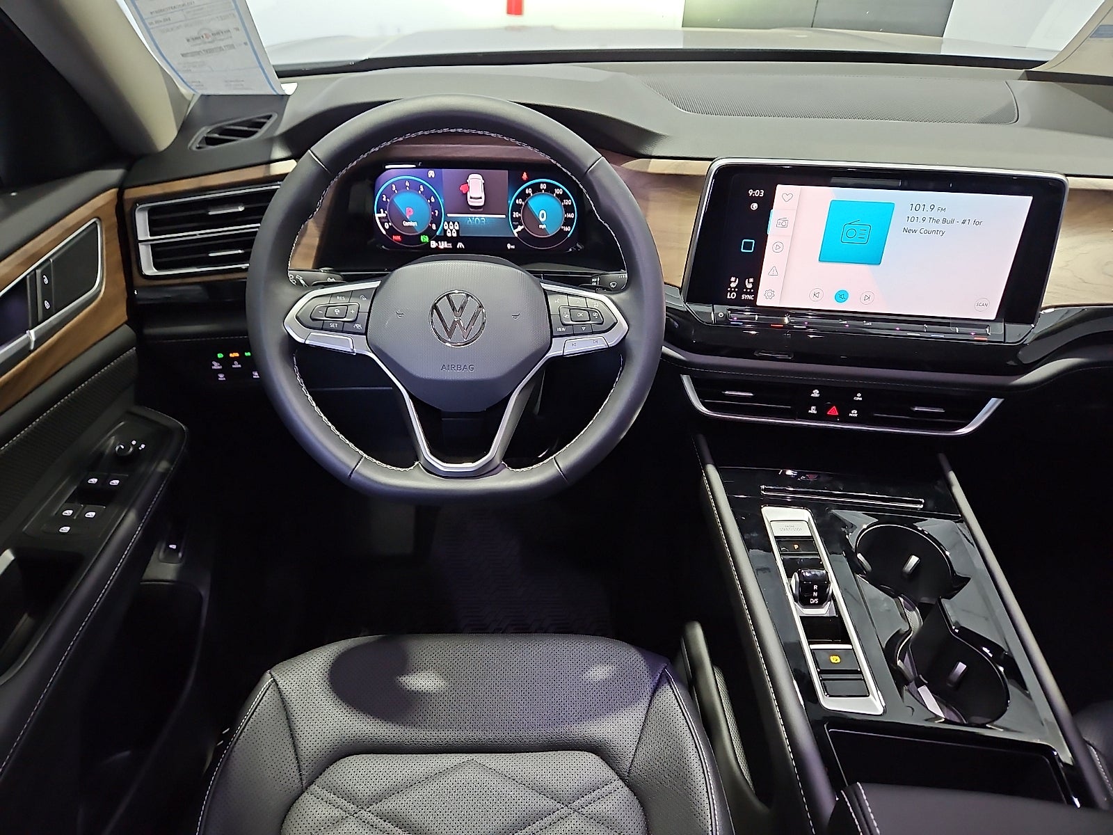 2026 Volkswagen Atlas SE with Technology