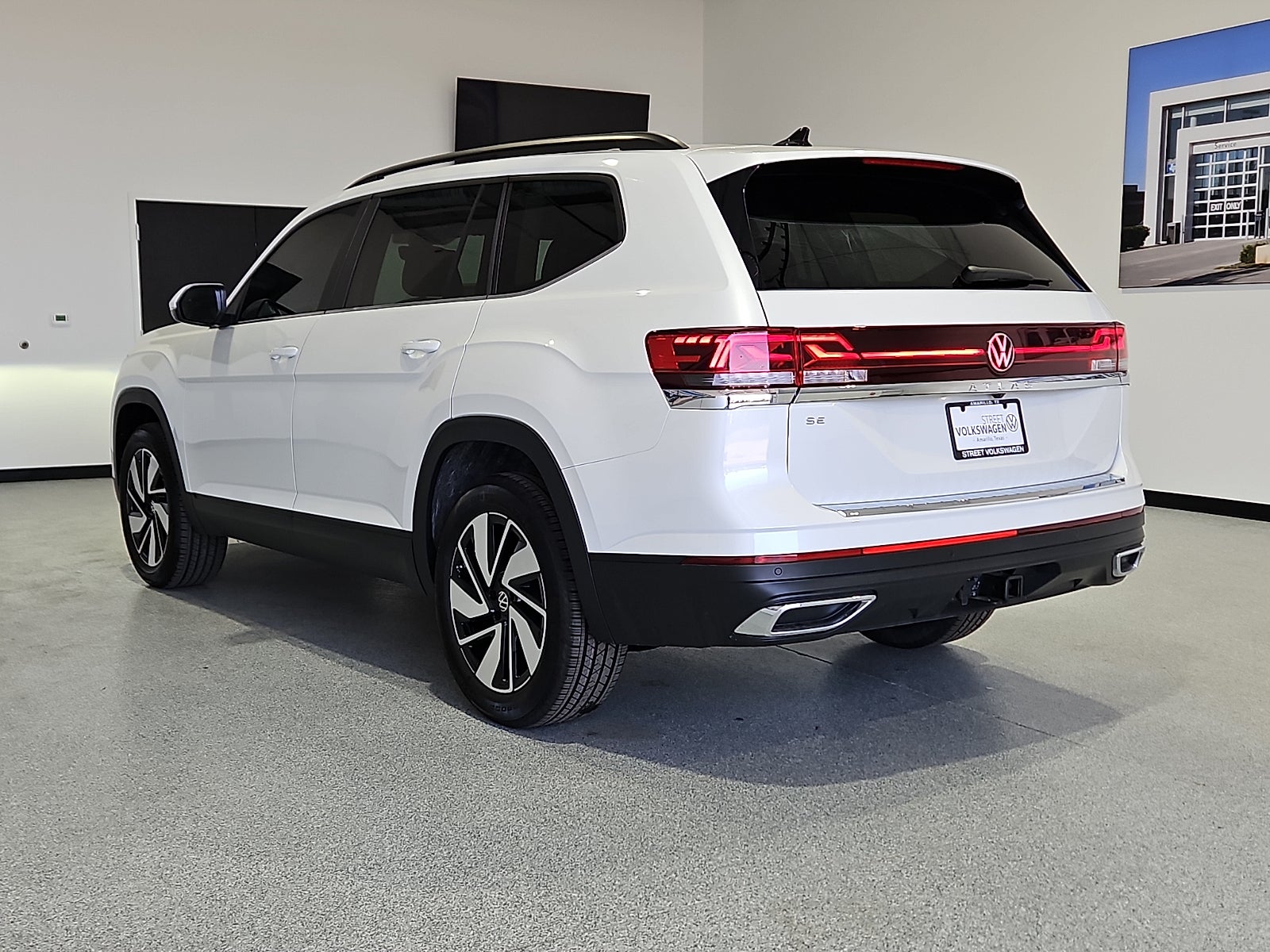2026 Volkswagen Atlas SE with Technology