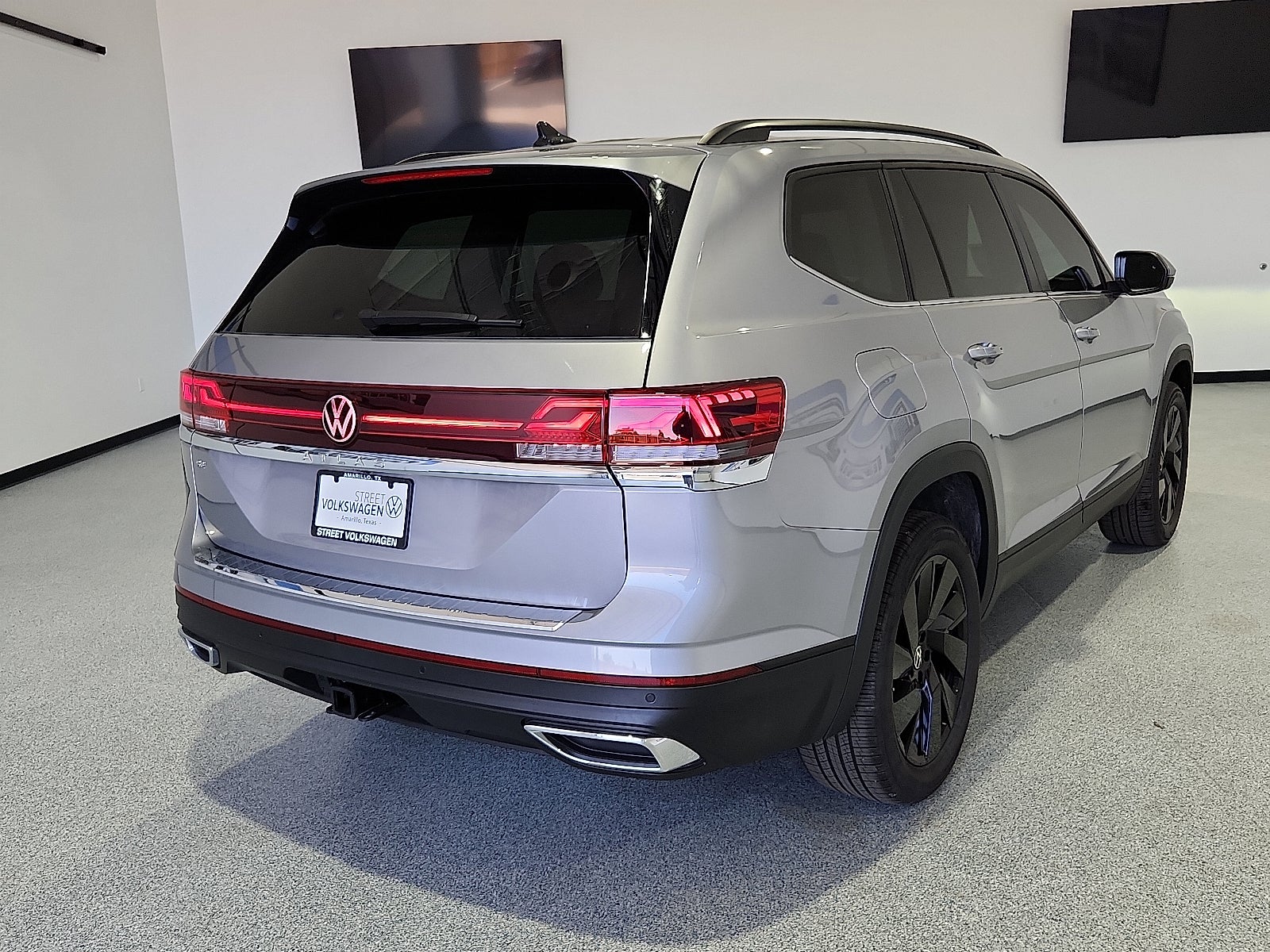 2026 Volkswagen Atlas SE with Technology