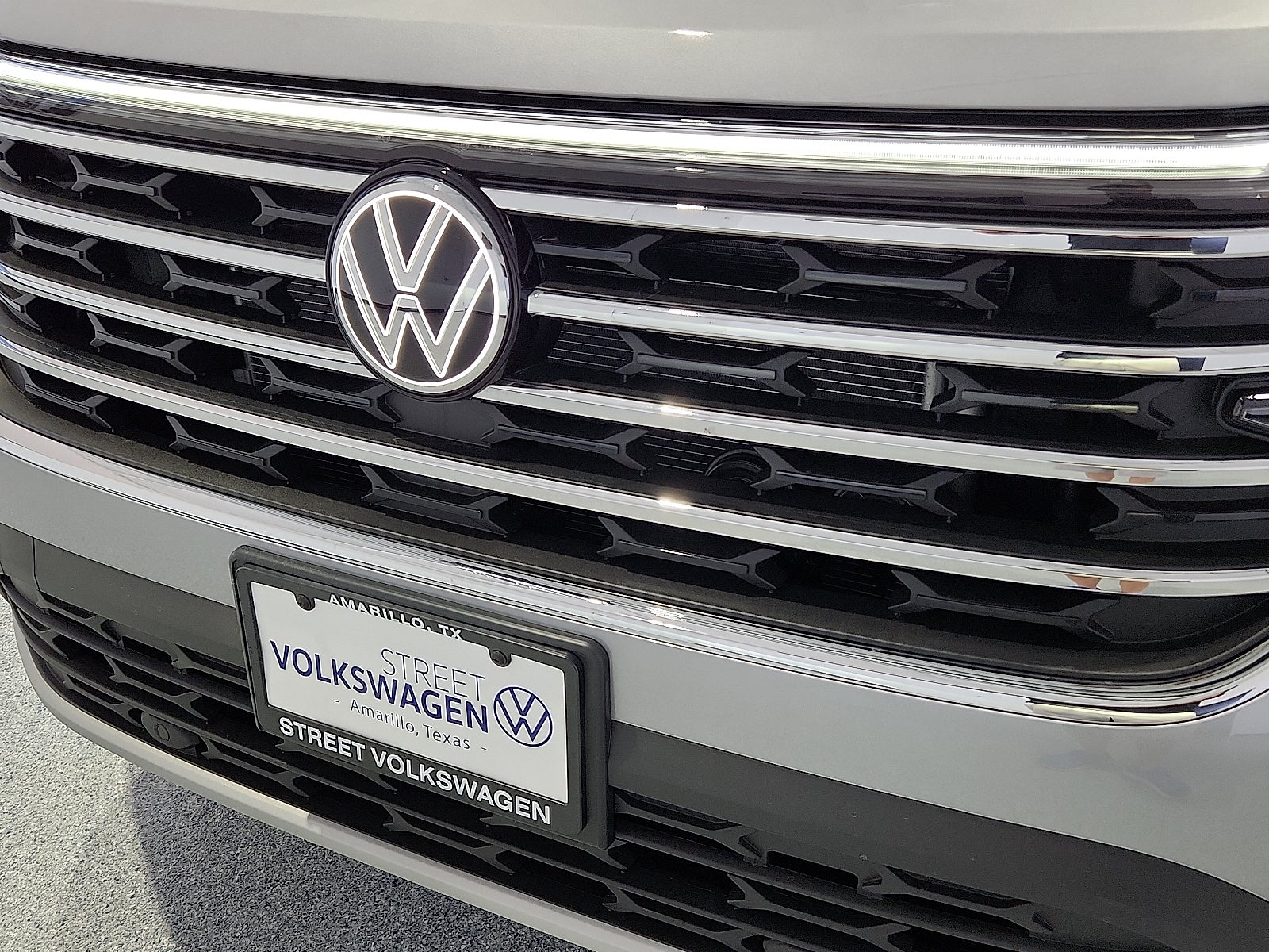 2026 Volkswagen Atlas SE with Technology