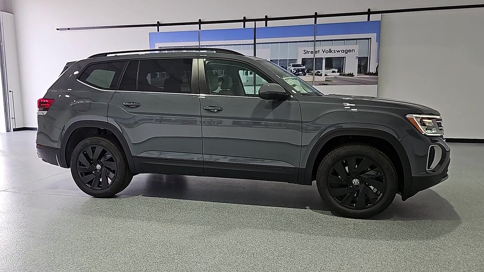 2026 Volkswagen Atlas SE with Technology