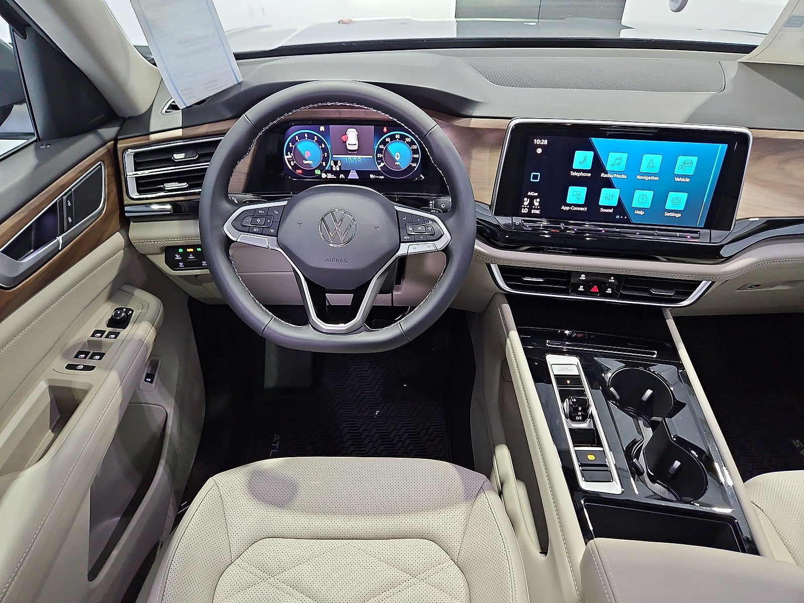 2026 Volkswagen Atlas SE with Technology