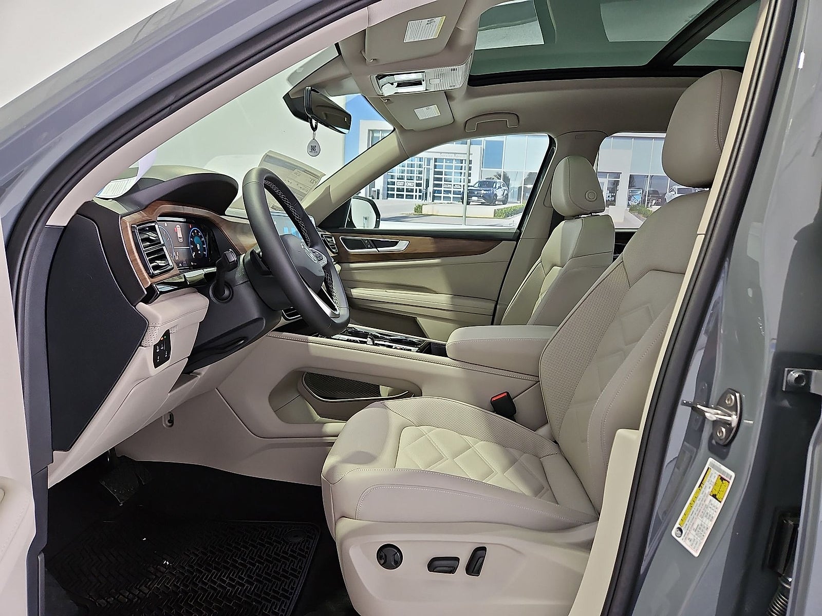 2026 Volkswagen Atlas SE with Technology