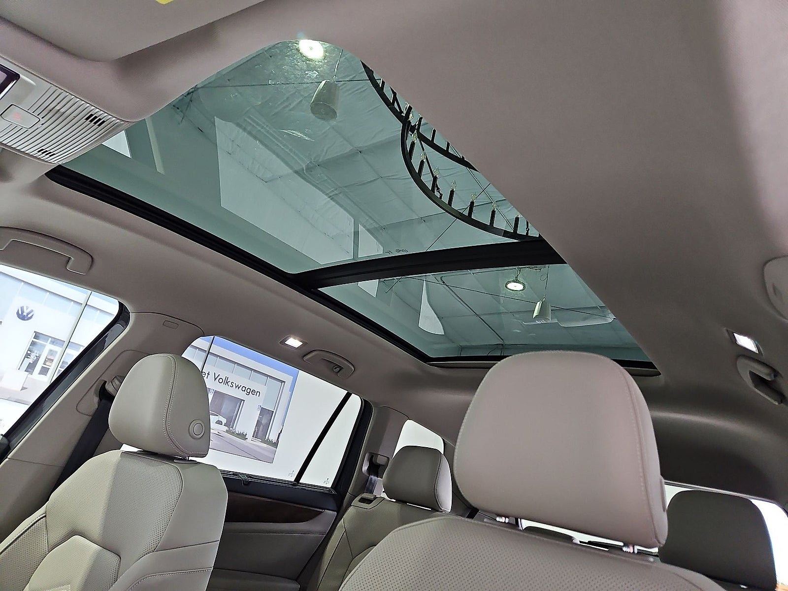 2026 Volkswagen Atlas SE with Technology