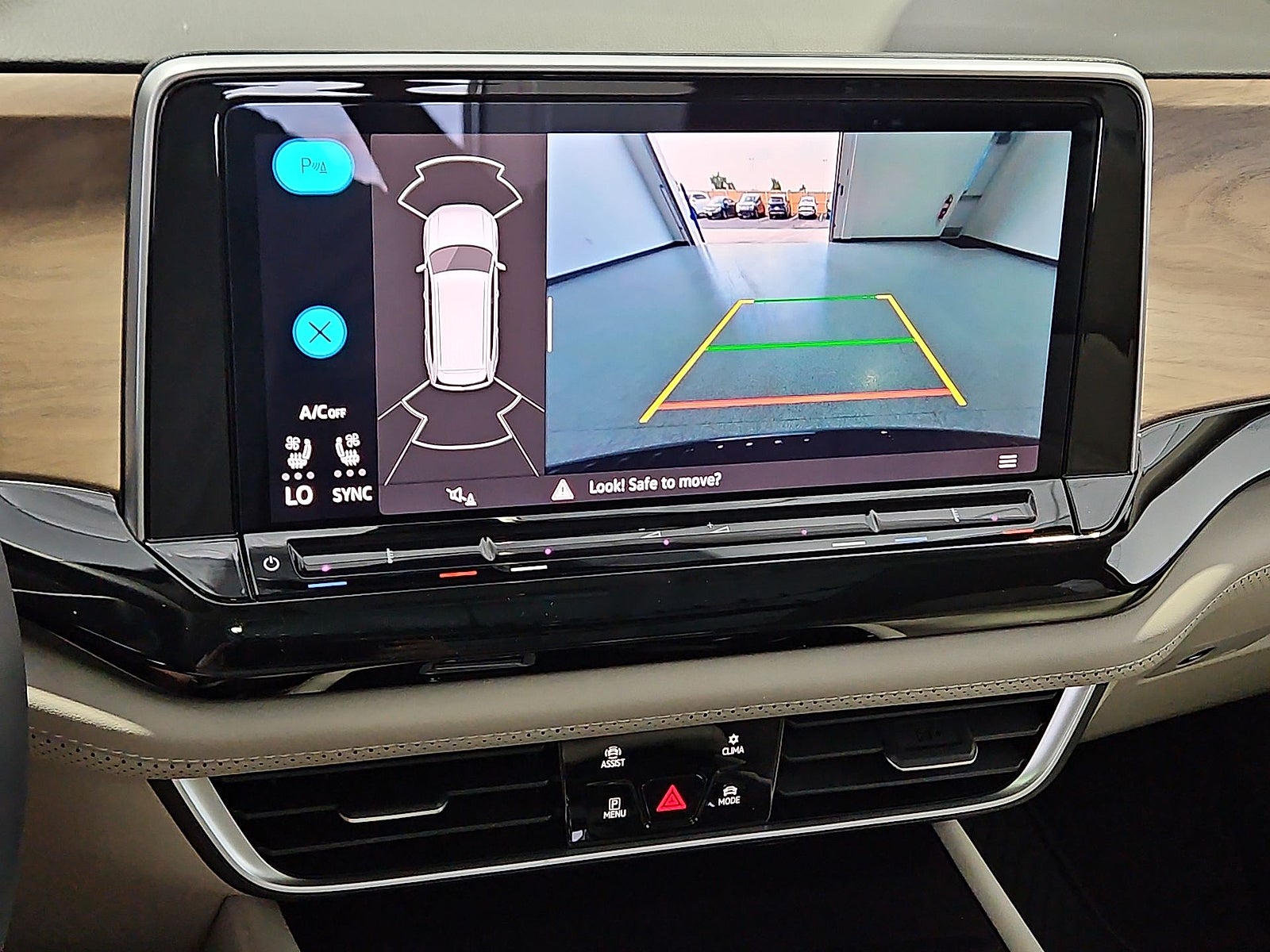 2026 Volkswagen Atlas SE with Technology