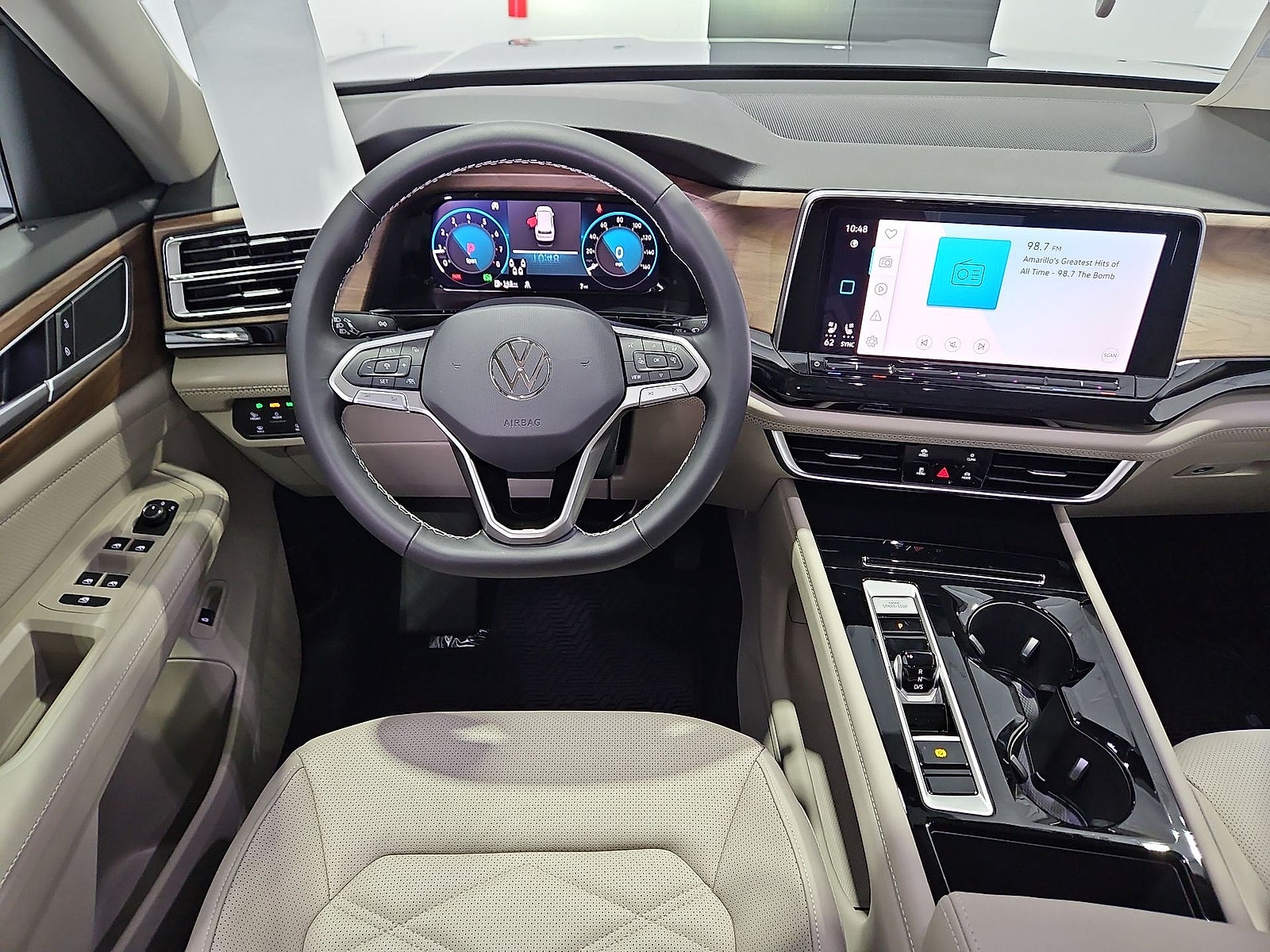 2026 Volkswagen Atlas SE with Technology
