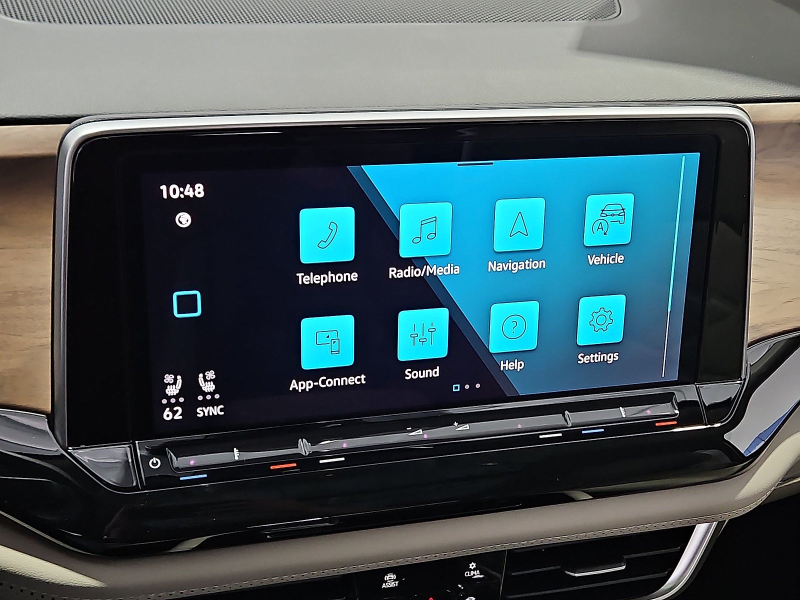 2026 Volkswagen Atlas SE with Technology