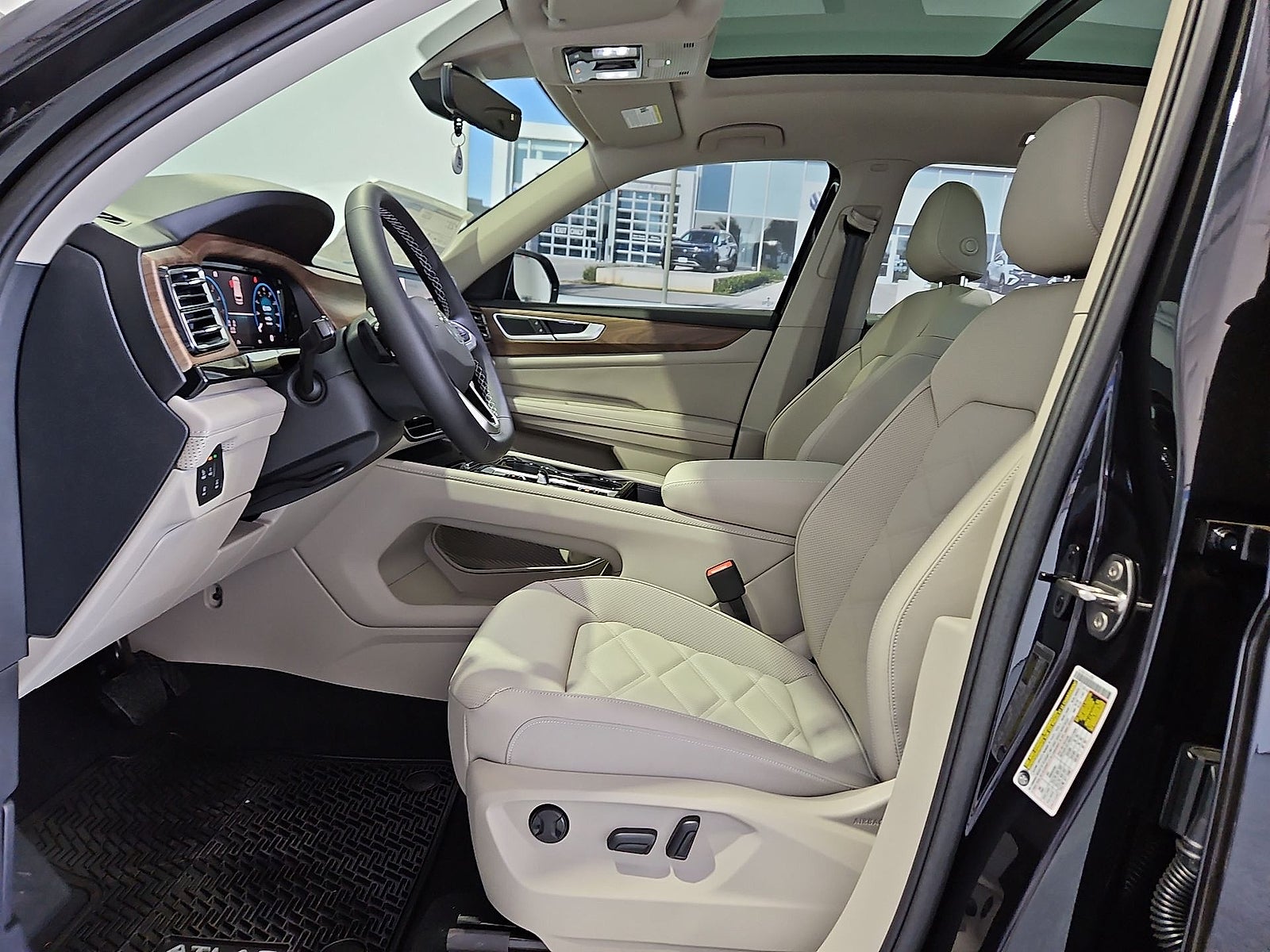 2026 Volkswagen Atlas SE with Technology
