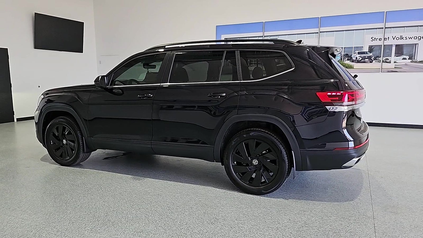 2026 Volkswagen Atlas SE with Technology
