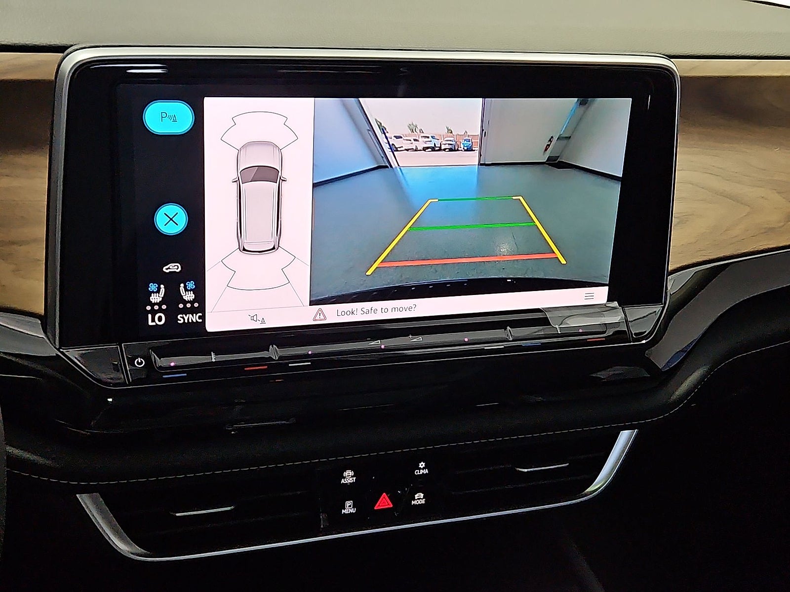 2026 Volkswagen Atlas SE with Technology
