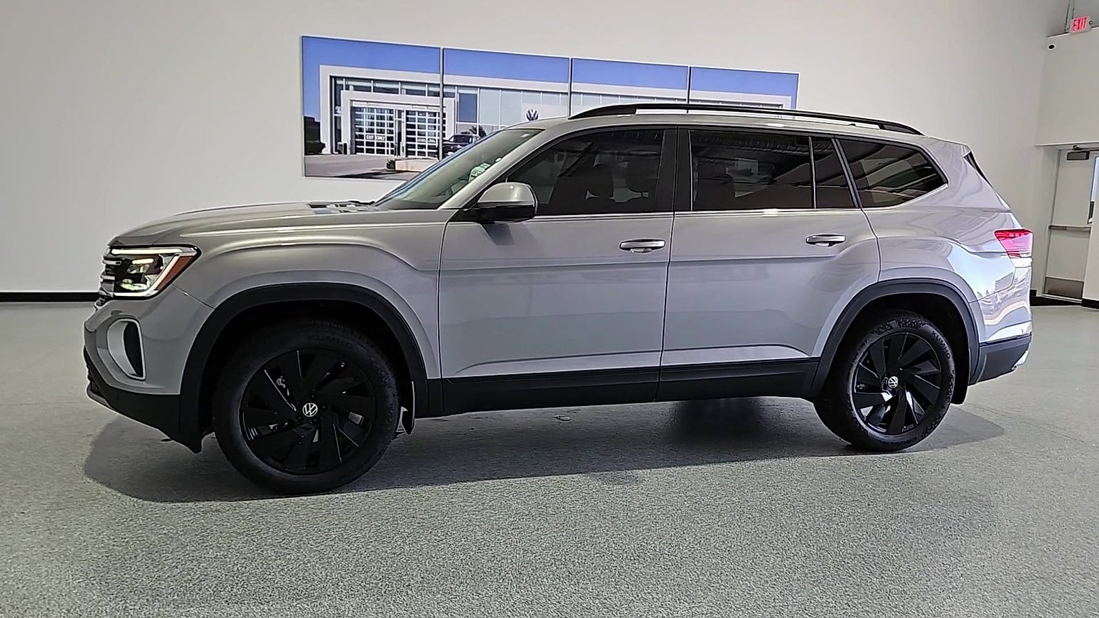 2026 Volkswagen Atlas SE with Technology