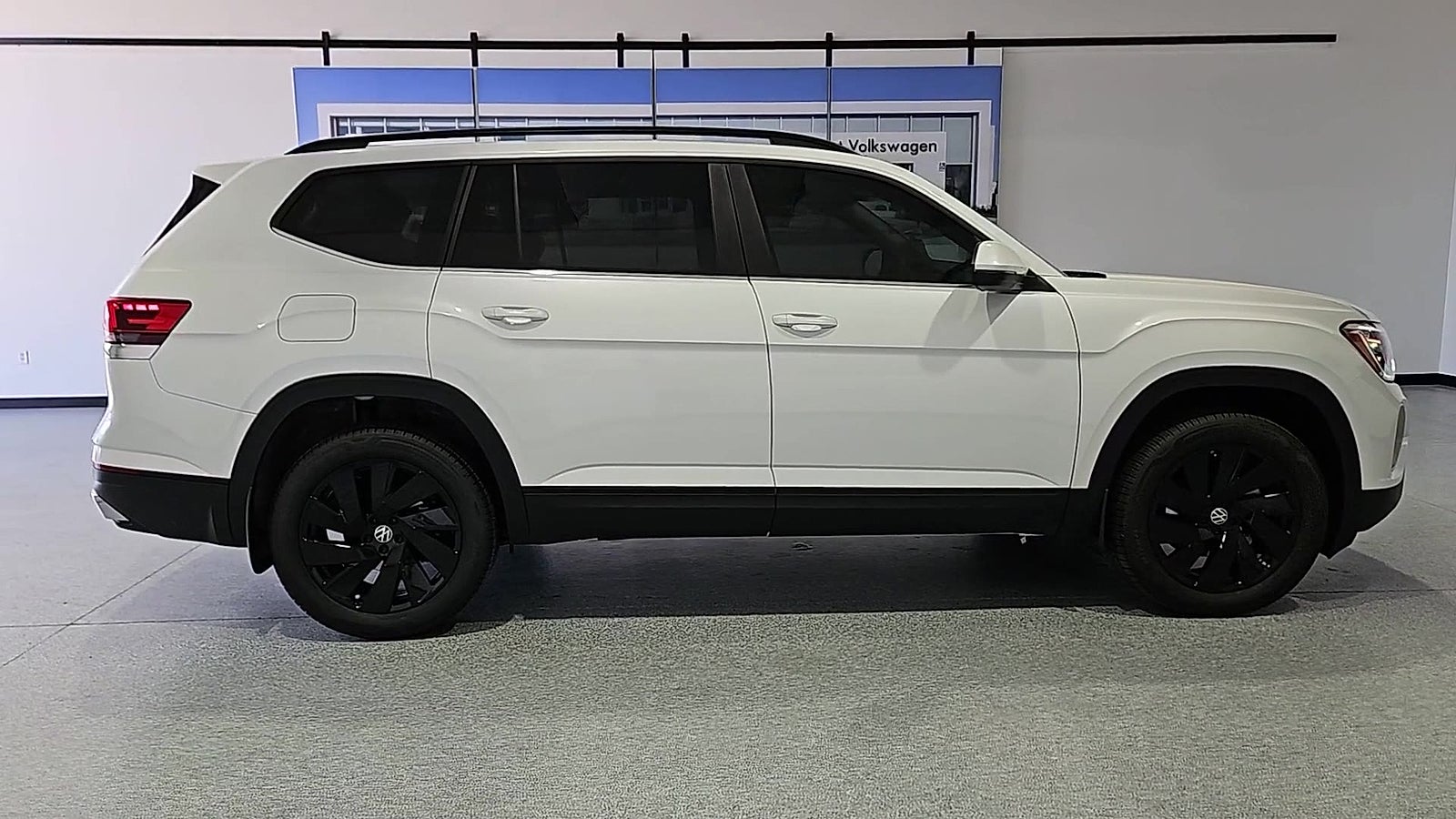 2026 Volkswagen Atlas SE with Technology