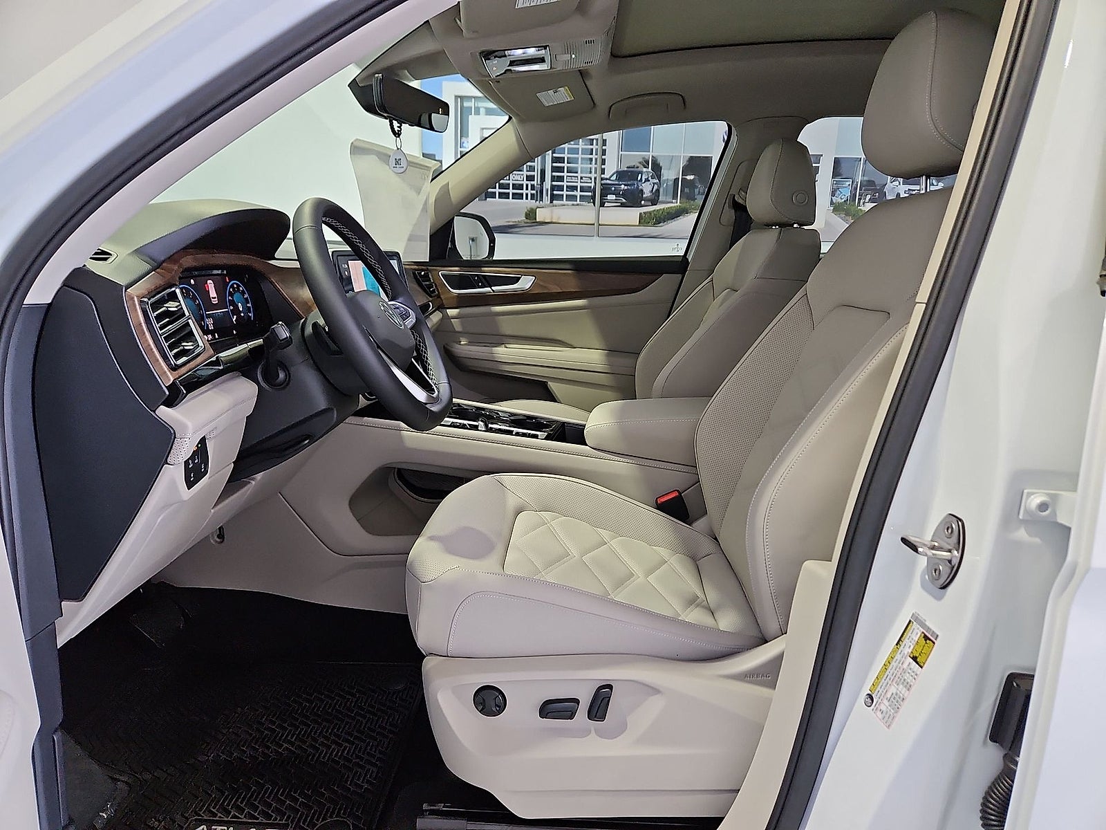 2026 Volkswagen Atlas SE with Technology